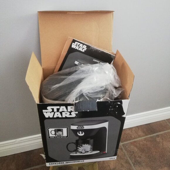 Disney Starwars Chewbacca 12 oz Single Serve Coffee Maker - Picture 5 of 6